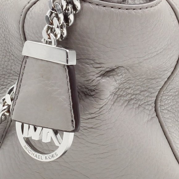 Michael Kors Chandler Large Convertible Leather Shoulder Bag in Pearl Gray - Picture 5 of 9